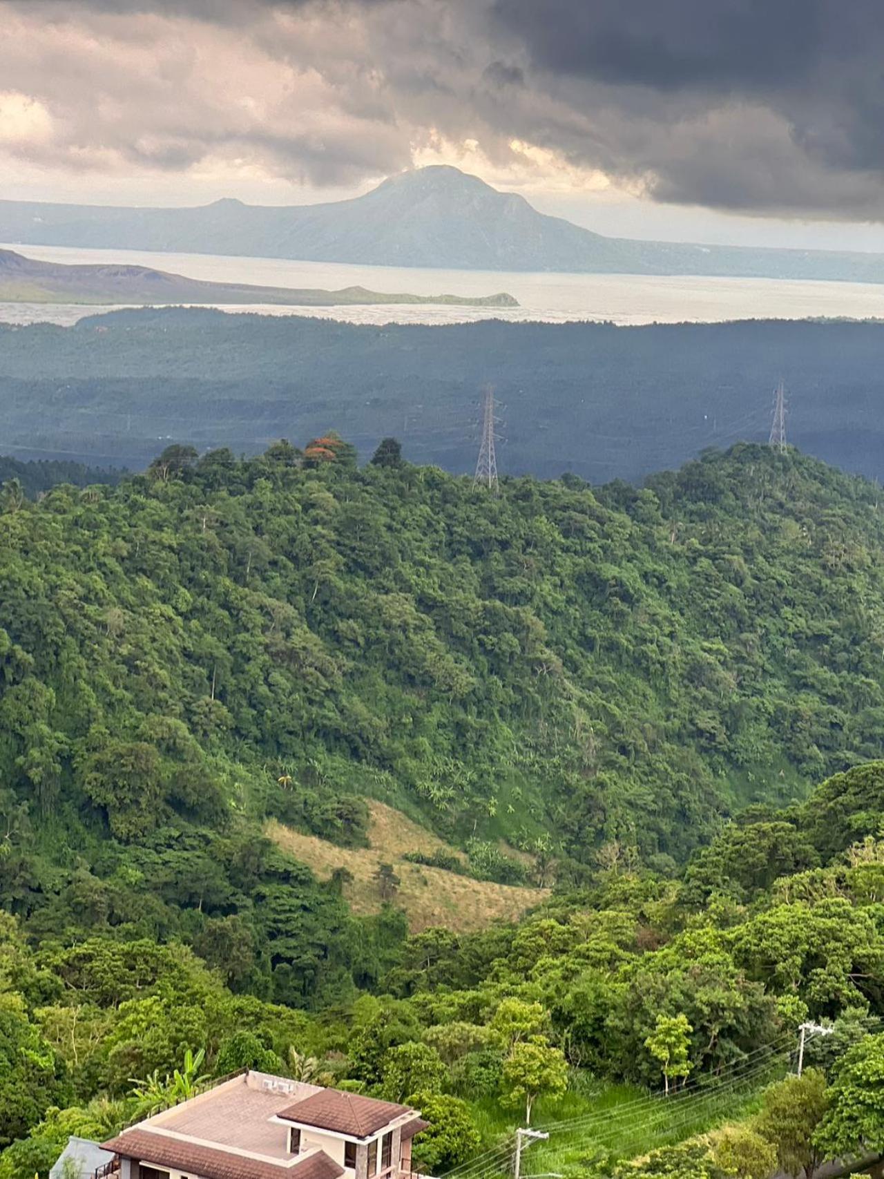 Splendido Tagagtay Taal Lake Staycation Free Parking Netflix No Free Pool Tagaytay City Exteriér fotografie